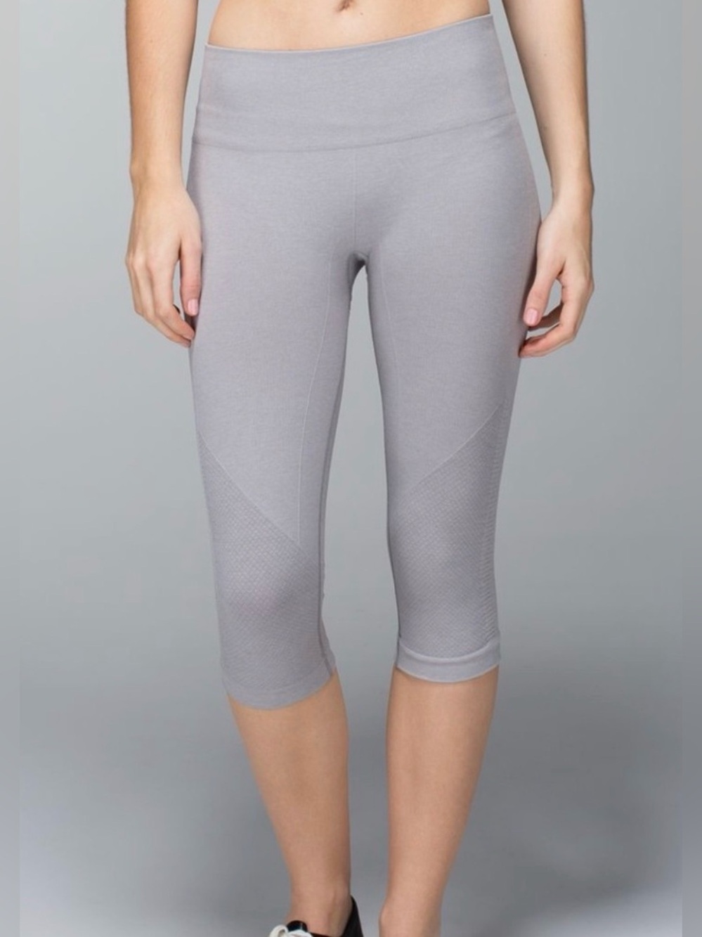 Lululemon In the Flow Seamless Gray Cropped Leggings-NWOT Size 6